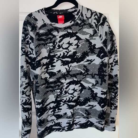 NIKE sweatshirt - Picture 1 of 7